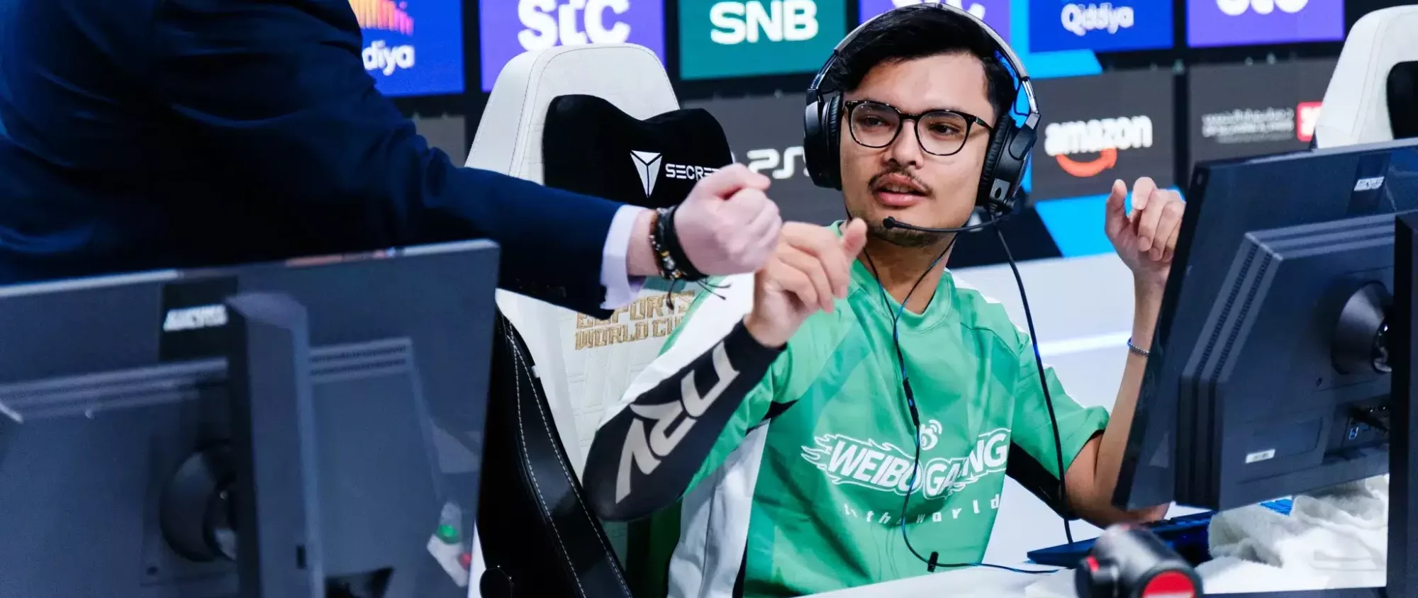 Professional player using NRV Gaming Sleeve